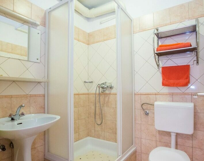 带海景的标准工作室, Studio Apartment Andrijana