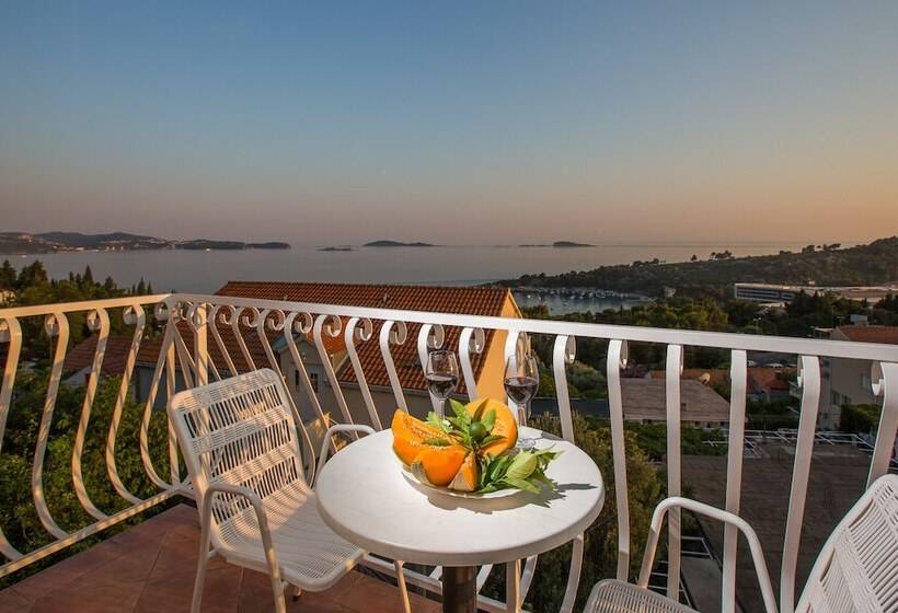 Апартаменты Deluxe 2 Спальни Вид на Море, Studio Apartment Andrijana