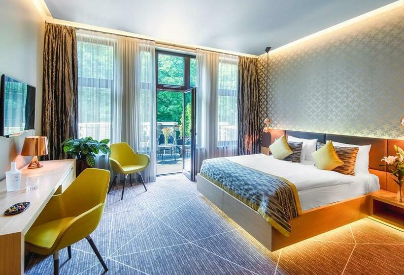 اتاق سوپریور با بالکن, Avalon Resort & Spa