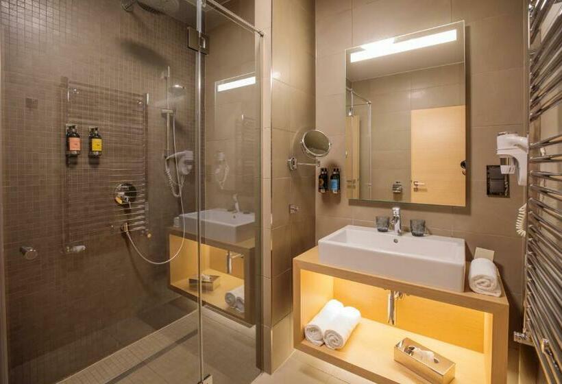 اتاق سوپریور, Avalon Resort & Spa