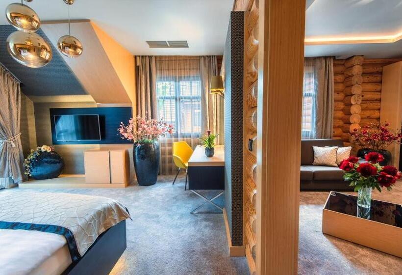 سوییت, Avalon Resort & Spa