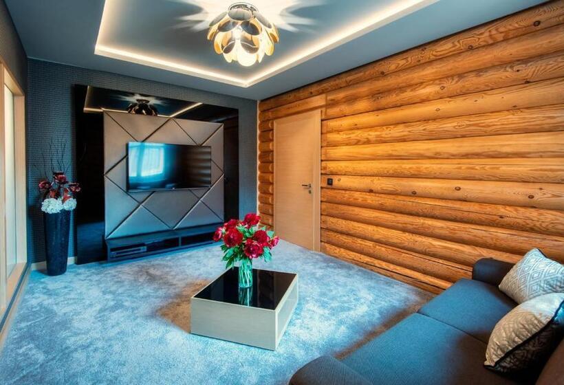 سوییت, Avalon Resort & Spa