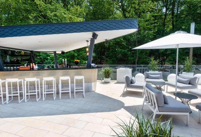 سوئیت با وان آب گرم, Avalon Resort & Spa