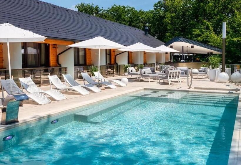 سوئیت با وان آب گرم, Avalon Resort & Spa