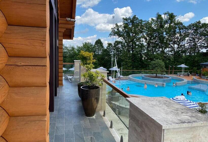 سوییت جونیور با بالکن, Avalon Resort & Spa