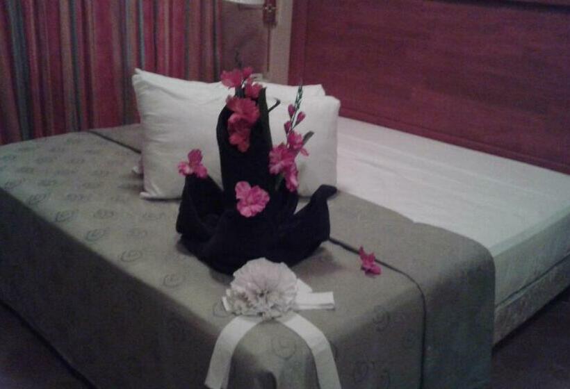 带大床的标准间, El Velero