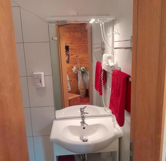 Quarto Estandar Individual, Gästehaus Krone