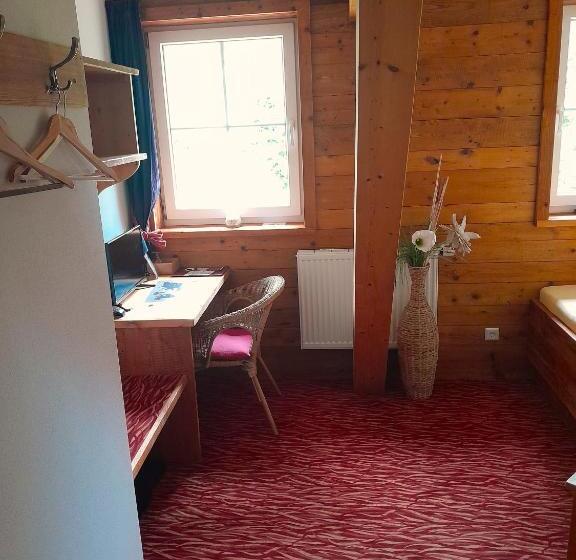 Quarto Estandar Individual, Gästehaus Krone