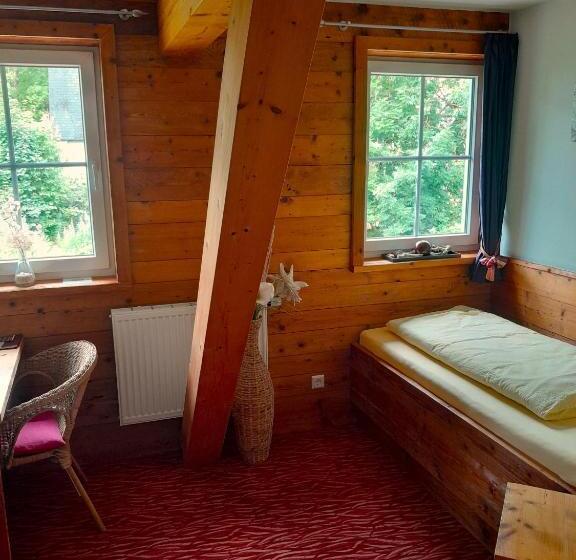 Quarto Estandar Individual, Gästehaus Krone