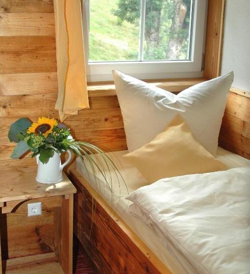 Quarto Estandar Individual, Gästehaus Krone