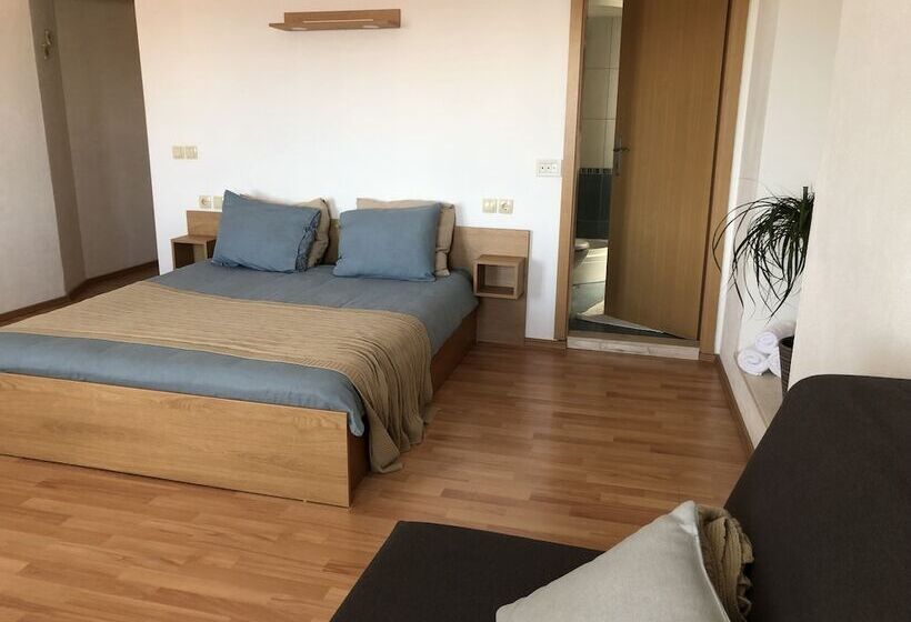 스탠다드 트리플 룸, Guest House Dijana