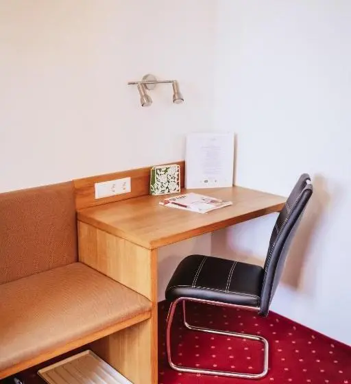 Comfort Yhden Hengen Huone, Köhlers Krone