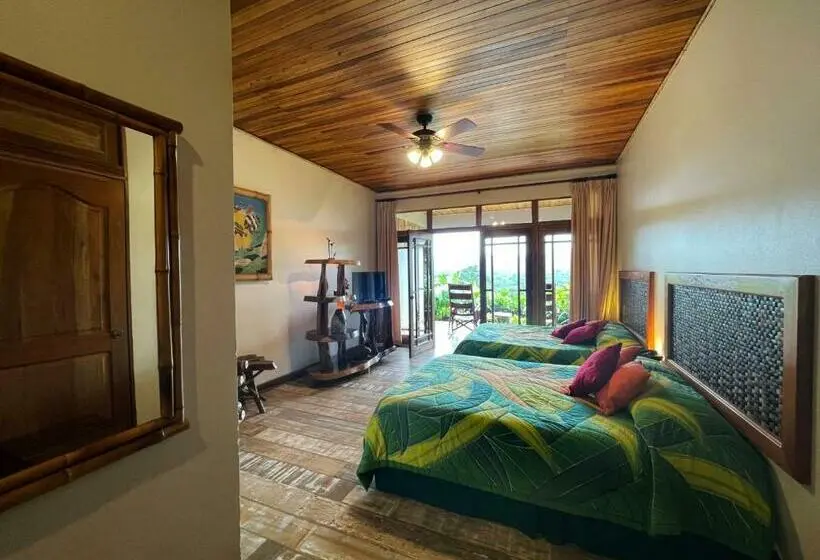 اتاق استاندارد, Lost Iguana Resort And Spa