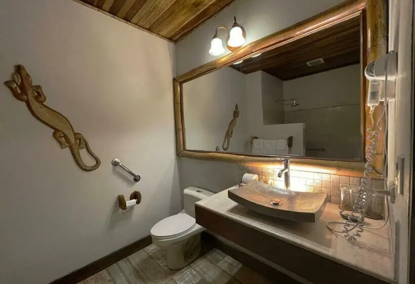 اتاق استاندارد, Lost Iguana Resort And Spa