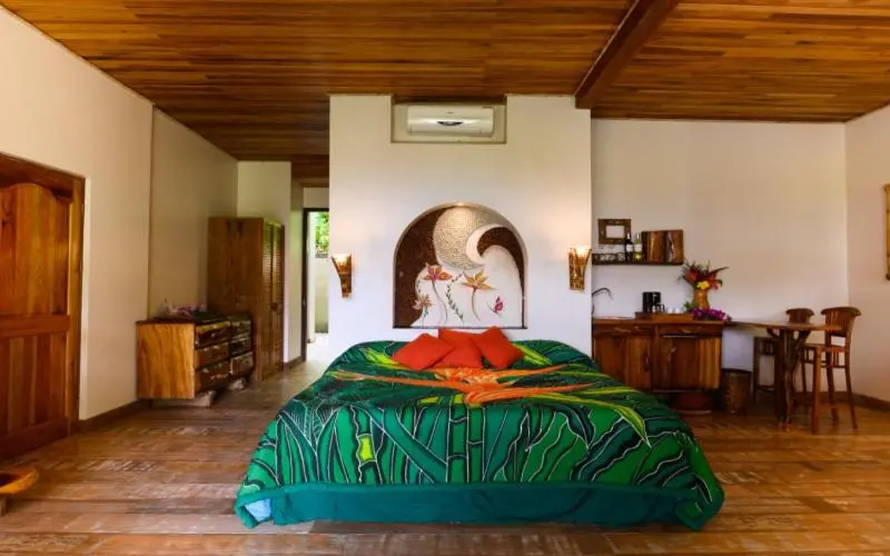 سوییت لوکس, Lost Iguana Resort And Spa