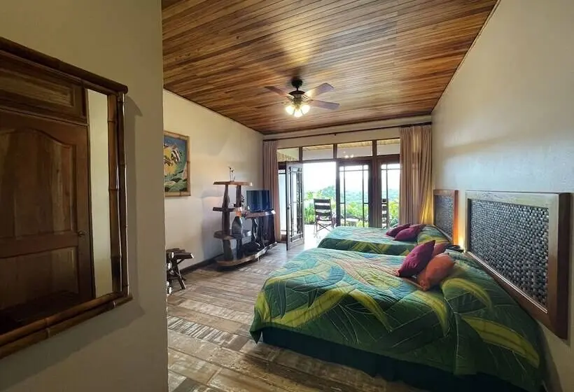 اتاق استاندارد, Lost Iguana Resort And Spa