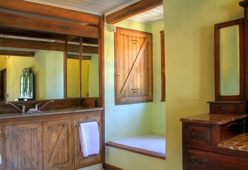 주니어 스위트, Neike Boutique