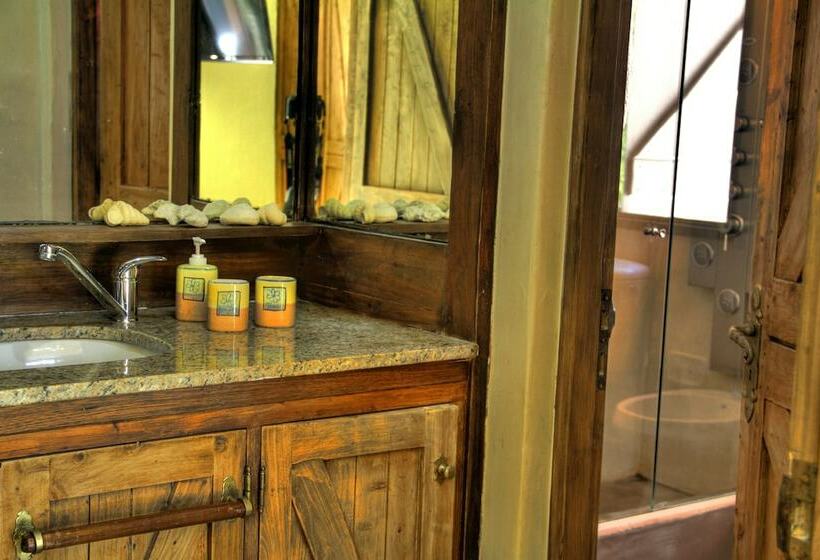 주니어 스위트, Neike Boutique