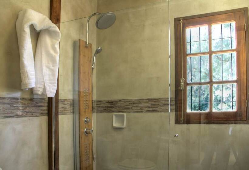 주니어 스위트, Neike Boutique