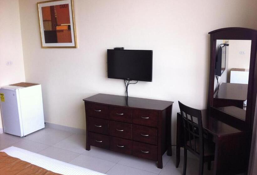 标准三人间, Novo