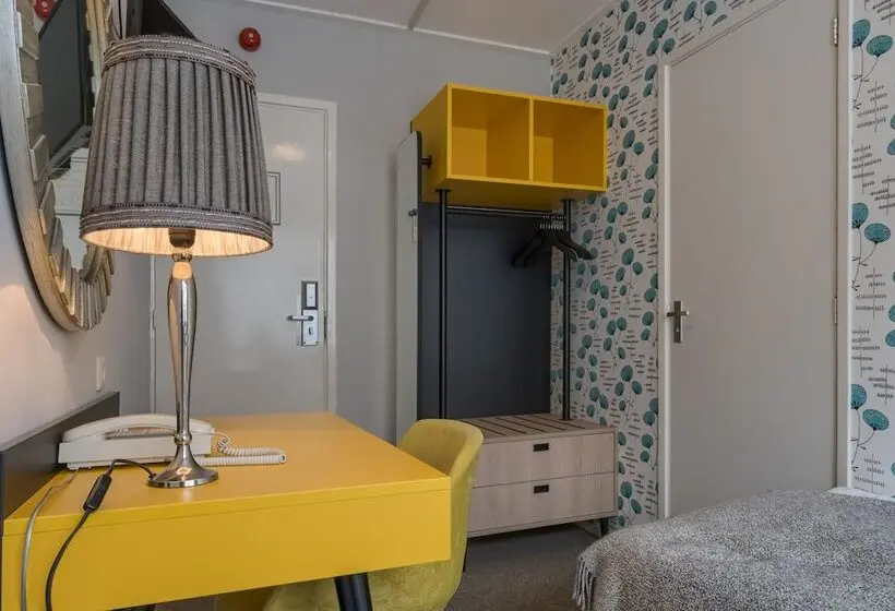 Standard Yhden Hengen Huone, Op Diek