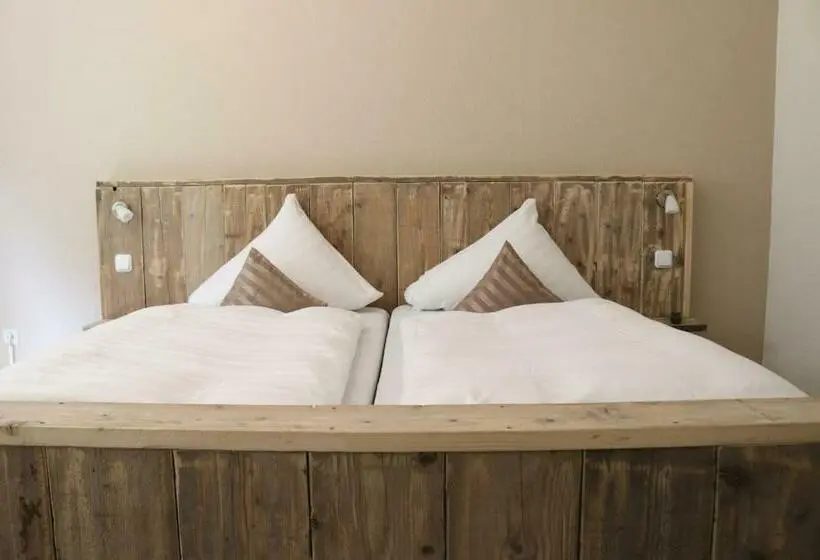 Standard-huone, Pension Orketal