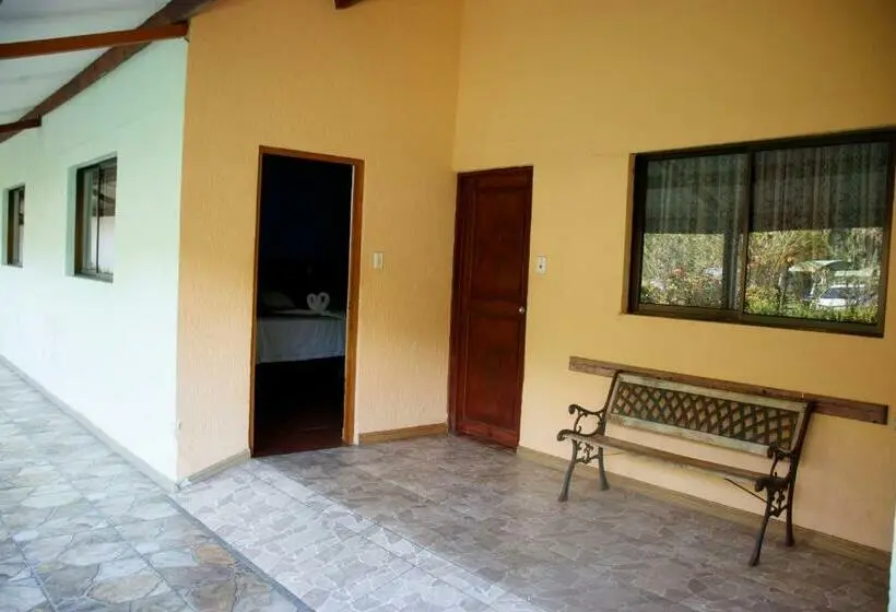Standard Neljän Hengen Huone, Samoa Del Sur