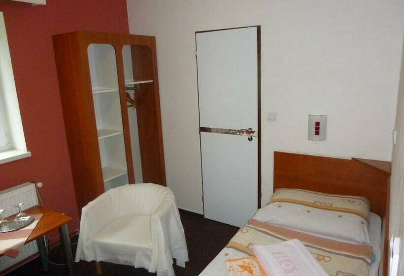 غرفة قياسية, U Kaple