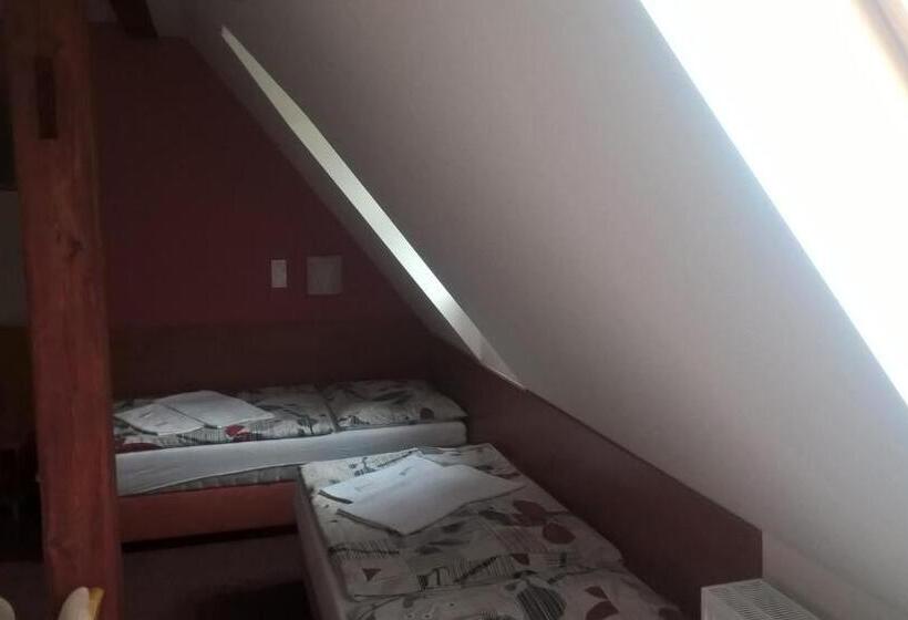 Четырехместный Номер Стандарт, U Kaple