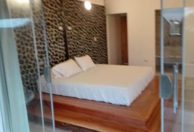 بنجلو سوبيريور, Villa Sirena