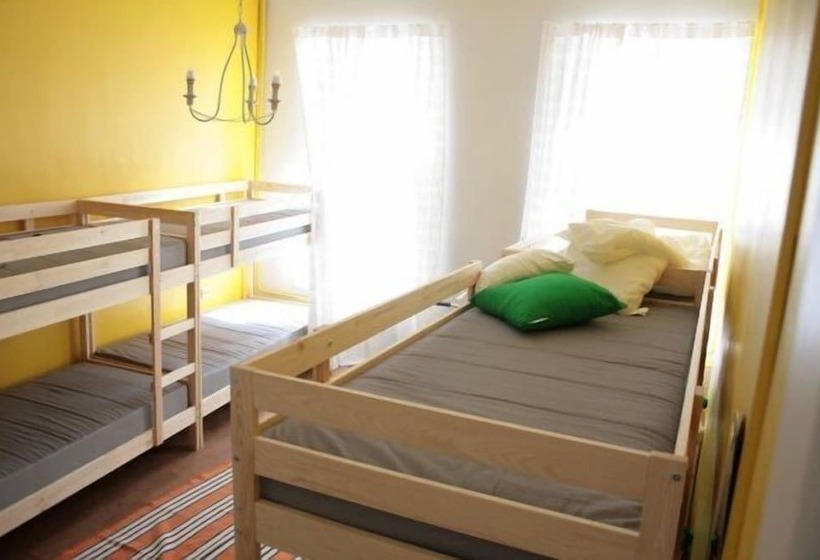 سرير فى غرفة مشتركه, Old Flat Hostel Na Sovetskoy