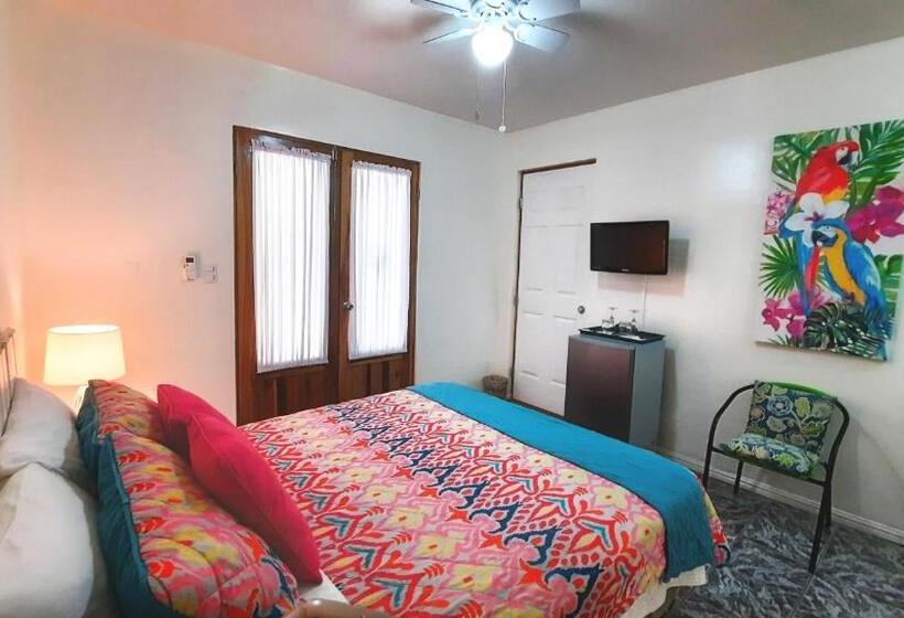 غرفة قياسية ثلاثية, Vista Canyon Inn