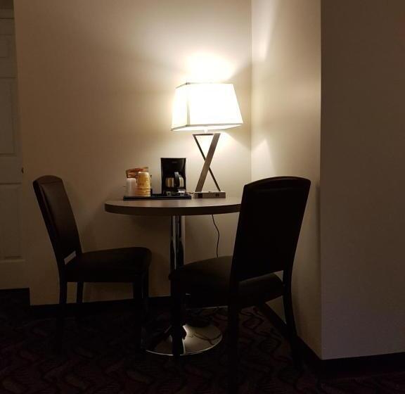 חדר משפחתי, Holiday Motel & Rv Resort