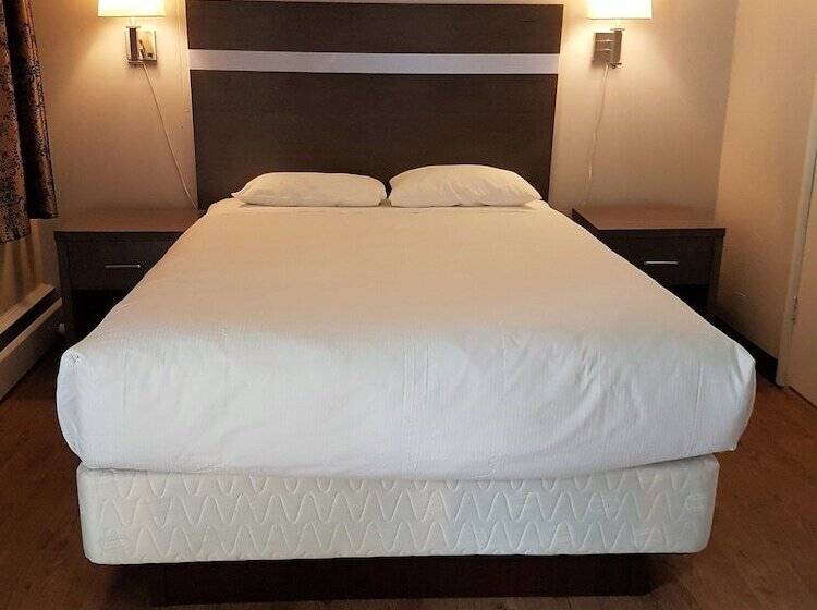 חדר משפחתי, Holiday Motel & Rv Resort