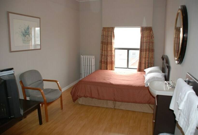 标准单人间共用浴室, The Algonquin