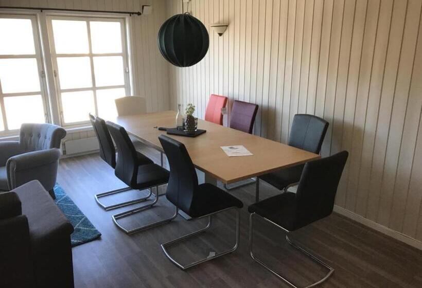 이코노미 룸, Bardufosstun