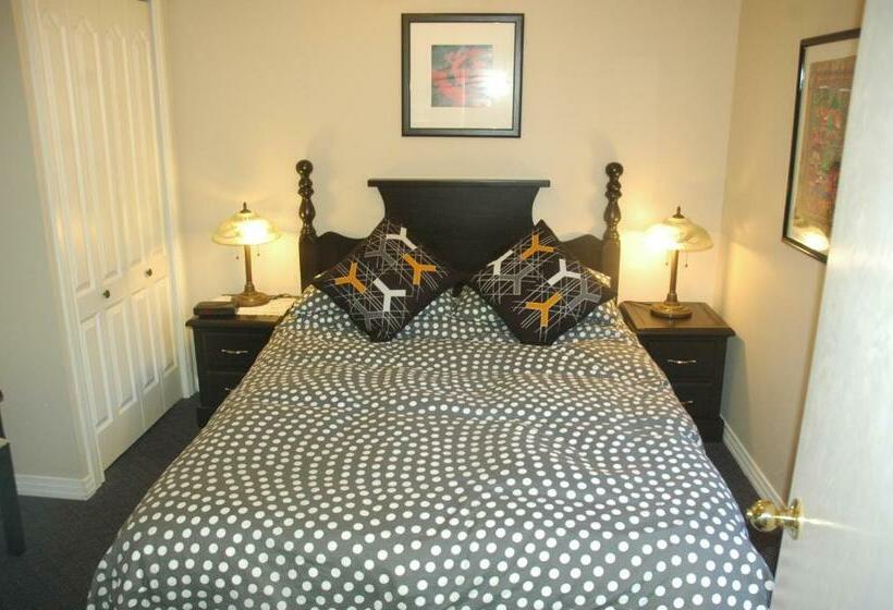 标准间, Cambie Lodge