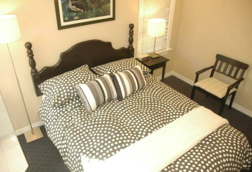 标准间, Cambie Lodge