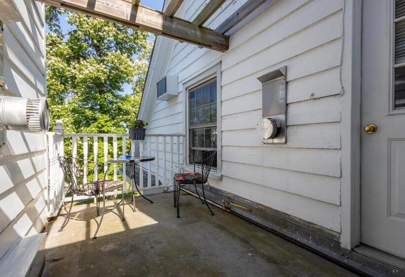 싱글 디럭스 룸, Chestnut Inn