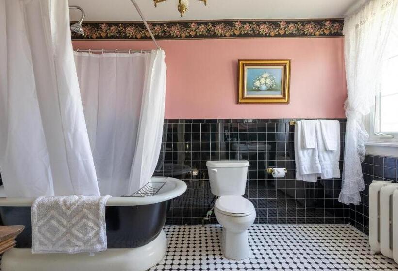 스탠다드 룸 킹사이즈 침대, Chestnut Inn