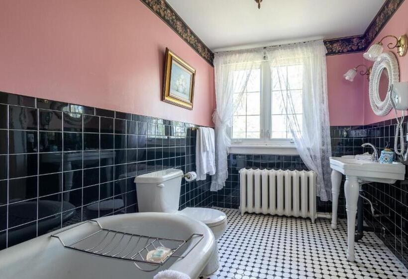 스탠다드 룸 킹사이즈 침대, Chestnut Inn