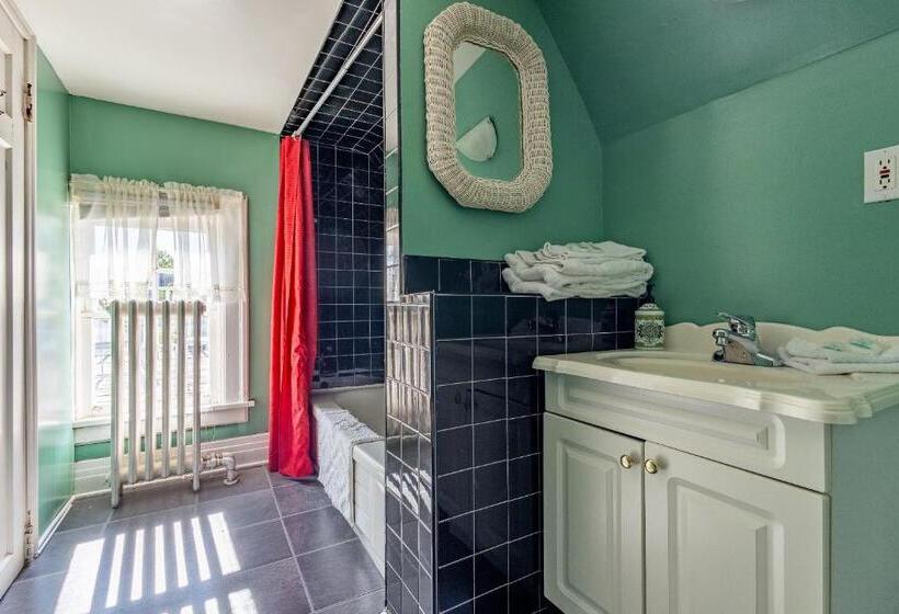 디럭스 룸, Chestnut Inn