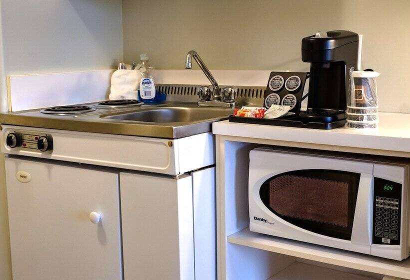 جناح, Coast Parksville