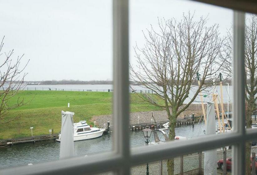 디럭스 룸, De Heeren