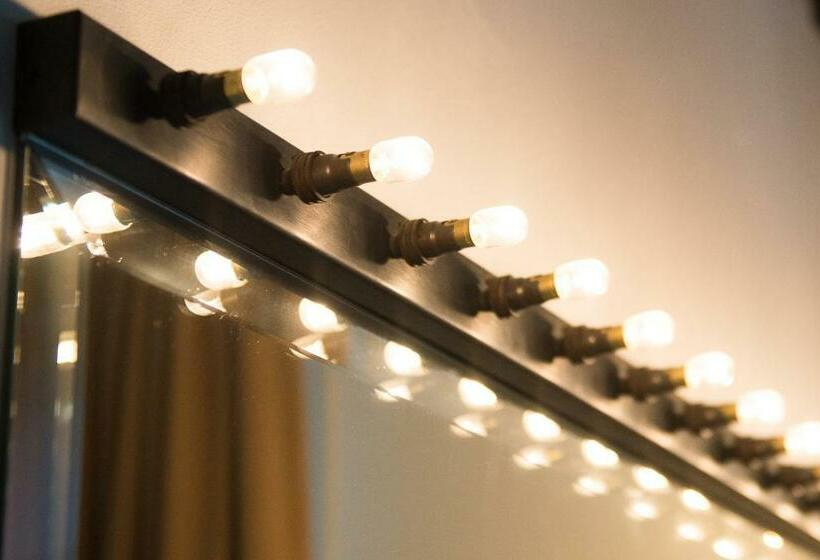 컴포트 룸, De Heeren