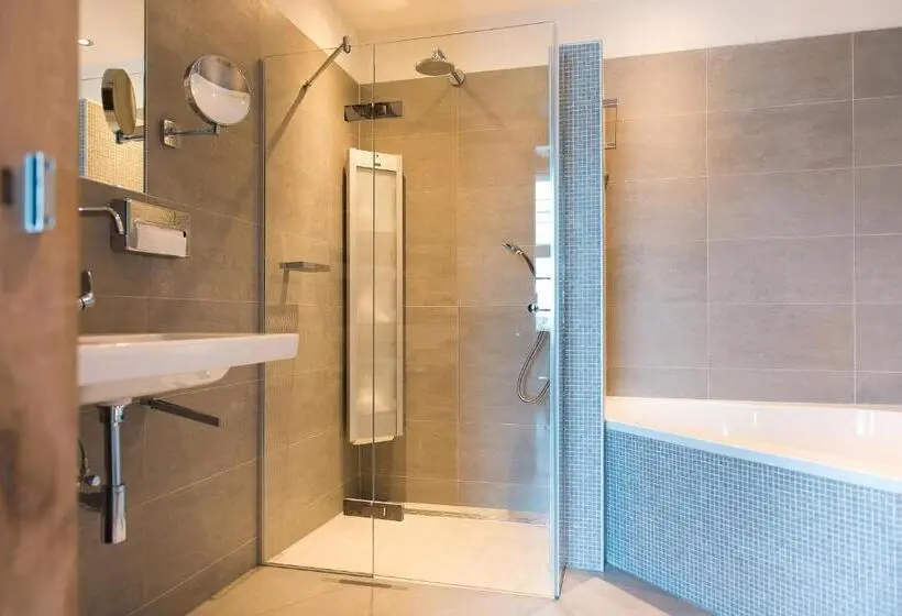 Suite Deluxe, De Heeren