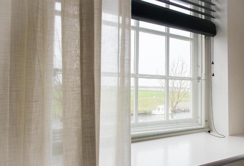 발코니 디럭스 룸, De Heeren