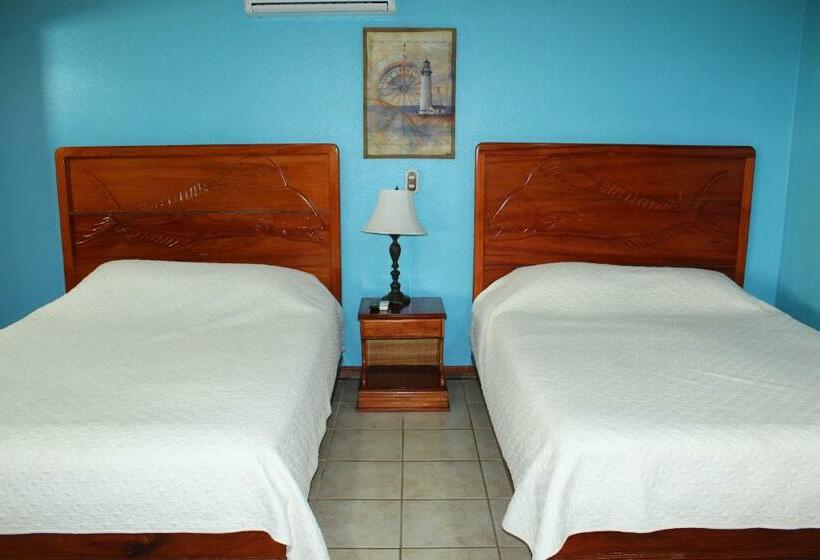 غرفة قياسية, Fish Hook Marina