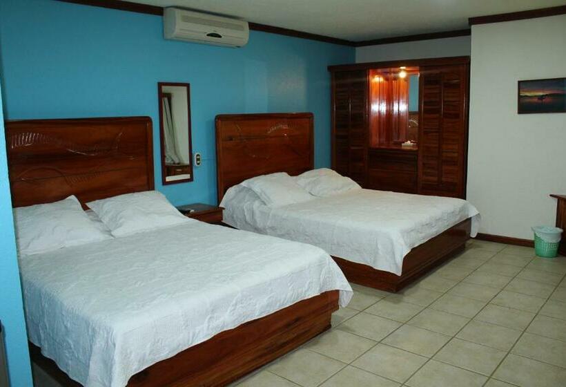 غرفة قياسية, Fish Hook Marina