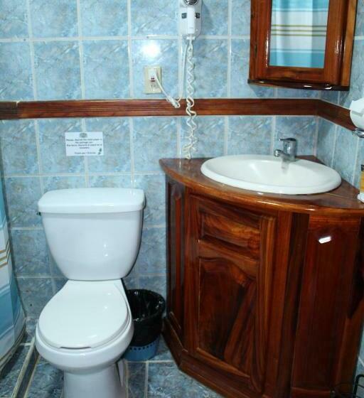 غرفة قياسية, Fish Hook Marina